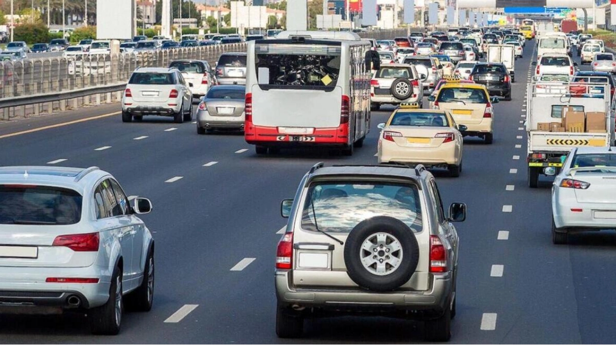 Dubai Motorists Face Delays Due to Traffic Congestion on Al Qudra Road