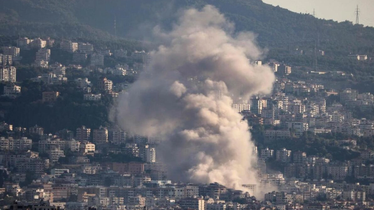 Israeli Airstrikes Hit Beirut's Southern Suburbs