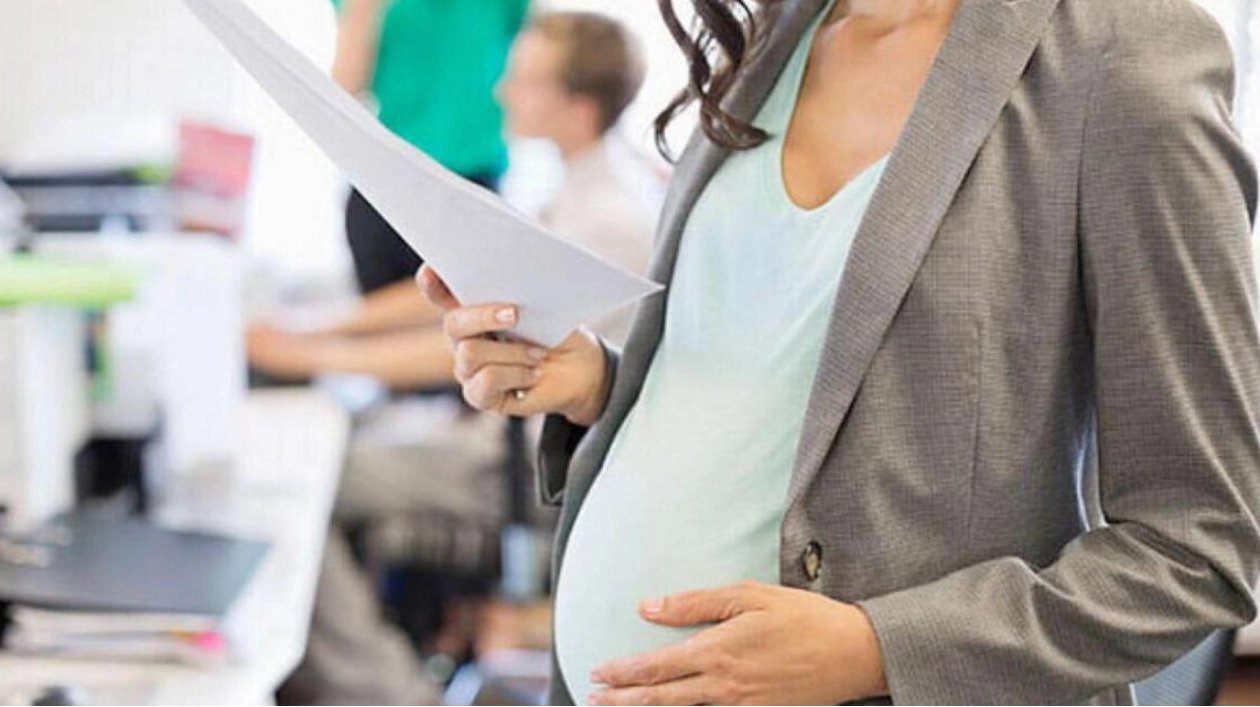 Abu Dhabi Extends Maternity Leave for Private Sector Mothers