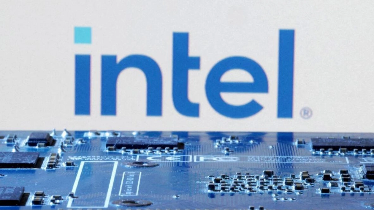 Intel's Dow Jones Membership at Risk Amid Share Price Slump