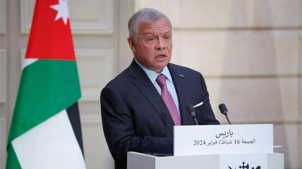 President Sheikh Mohamed Congratulates King Abdullah on Throne Day