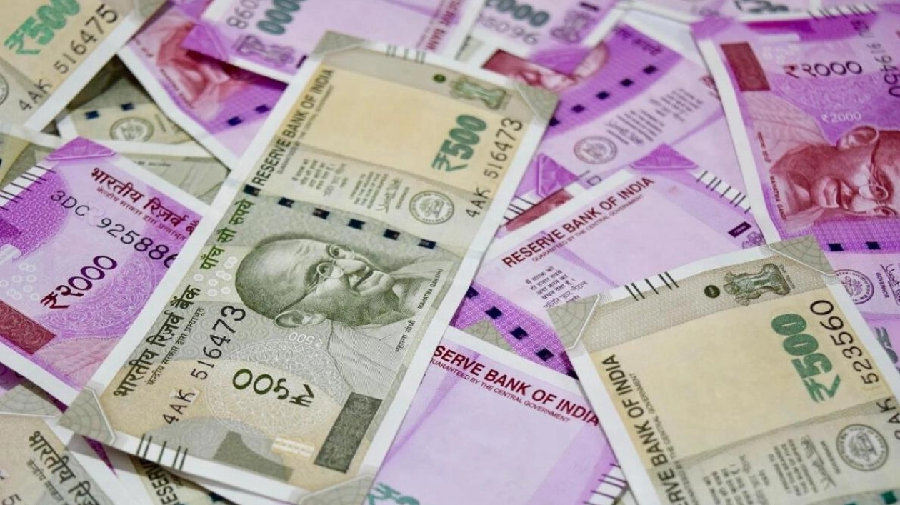 Indian Rupee Near All-Time Low Amid Equity Weakness and Dollar Sales