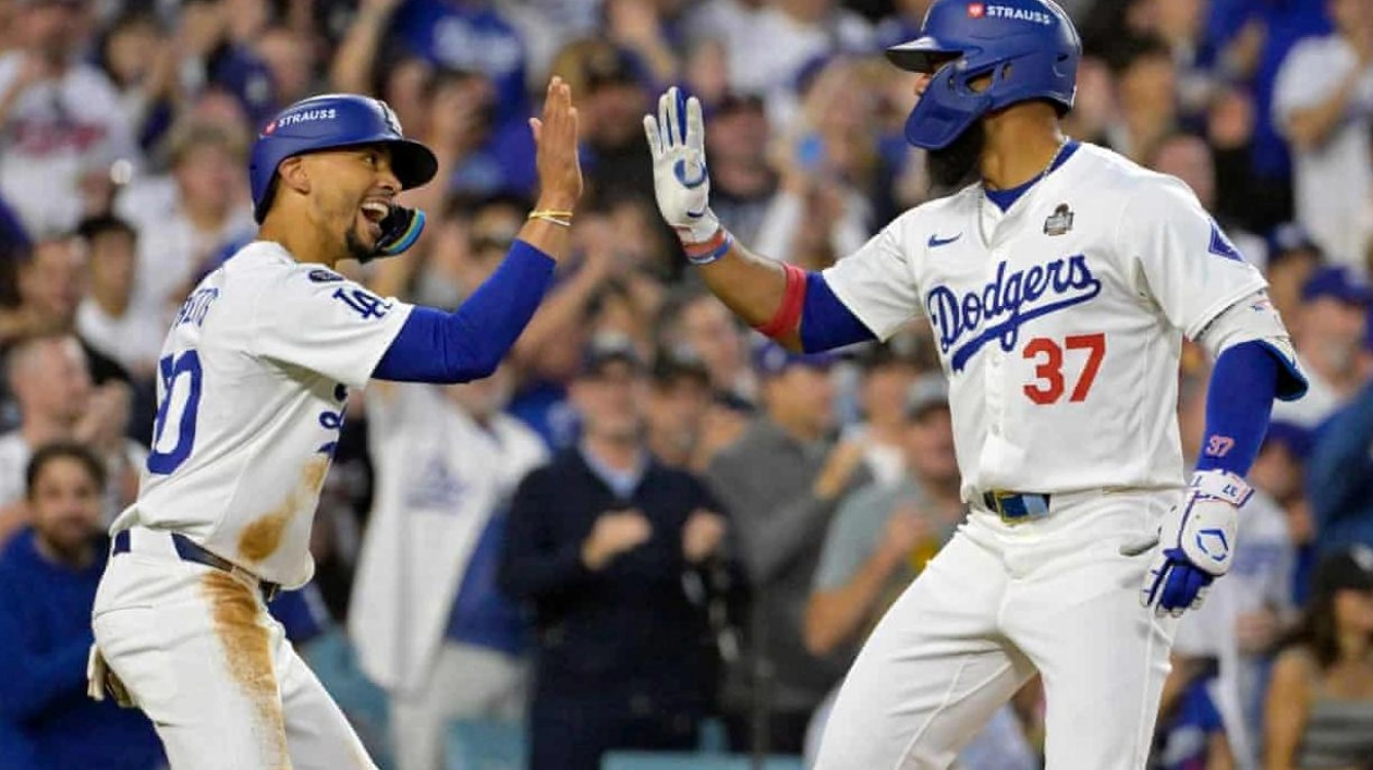 Dodgers Dominate Yankees, Take 2-0 World Series Lead