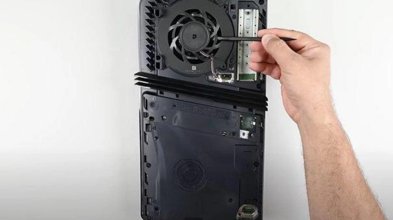 iFixit Разбирает PlayStation 5 Pro: Что Нового?