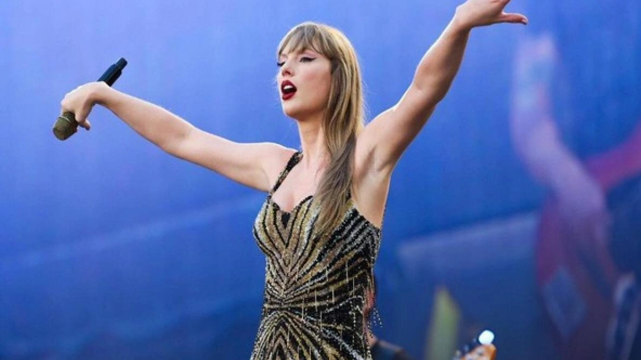 Taylor Swift Swallows Another Bug During Eras Tour Concert