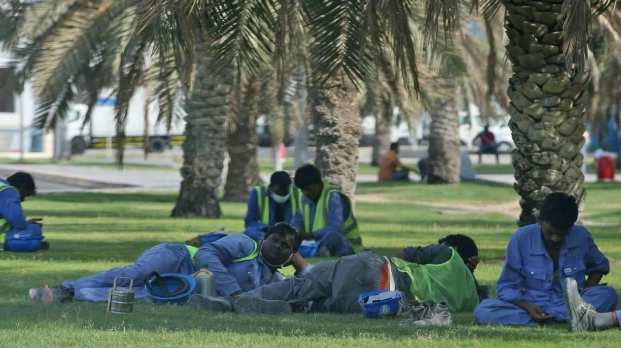 Abu Dhabi Energy Sector Complies with Midday Break Rule