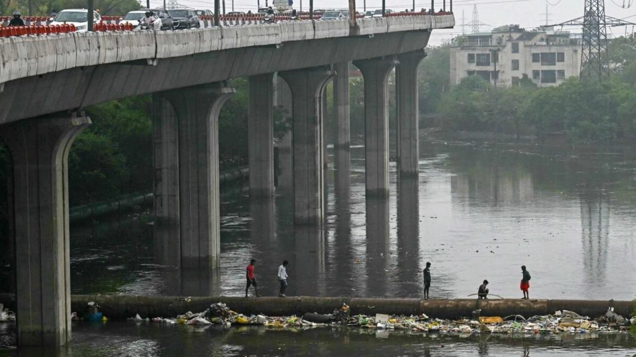 Heavy Rain in Delhi Brings Relief from Heat and Disrupts Life