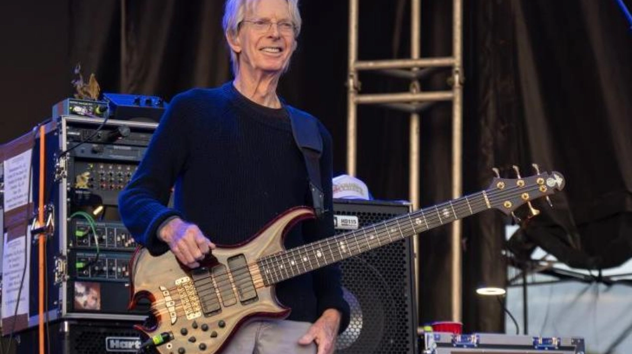 Phil Lesh, Grateful Dead Bassist, Dies at 84