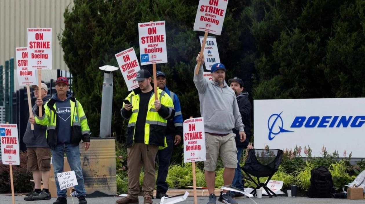 Boeing and Striking Workers to Resume Talks Under Federal Mediator