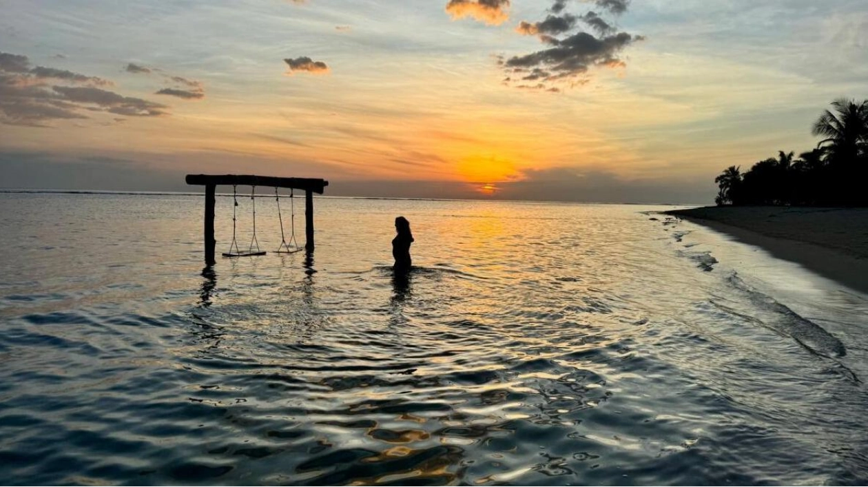 Sunrise and Sunset from One Spot in Pasikudah