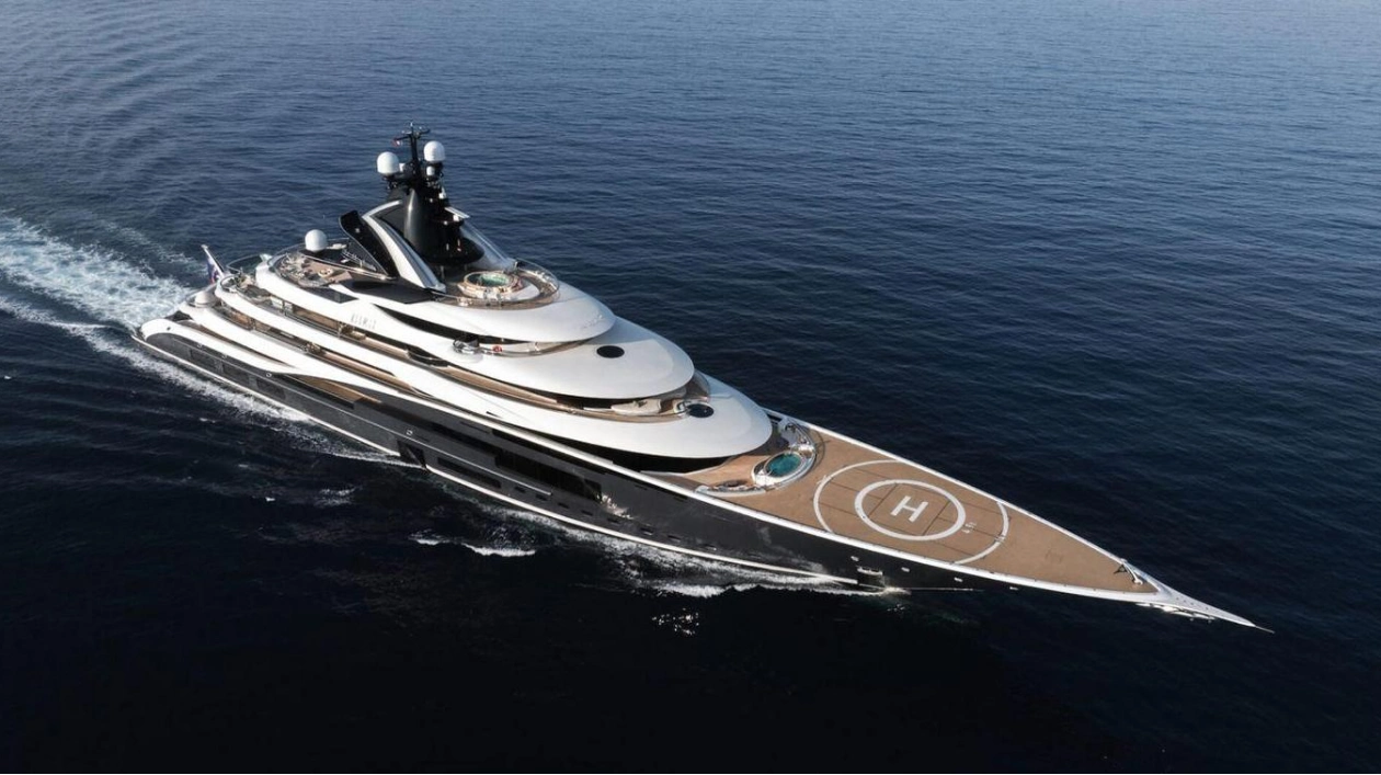 Lürssen's Kismet: A Superyacht's UK Arrival