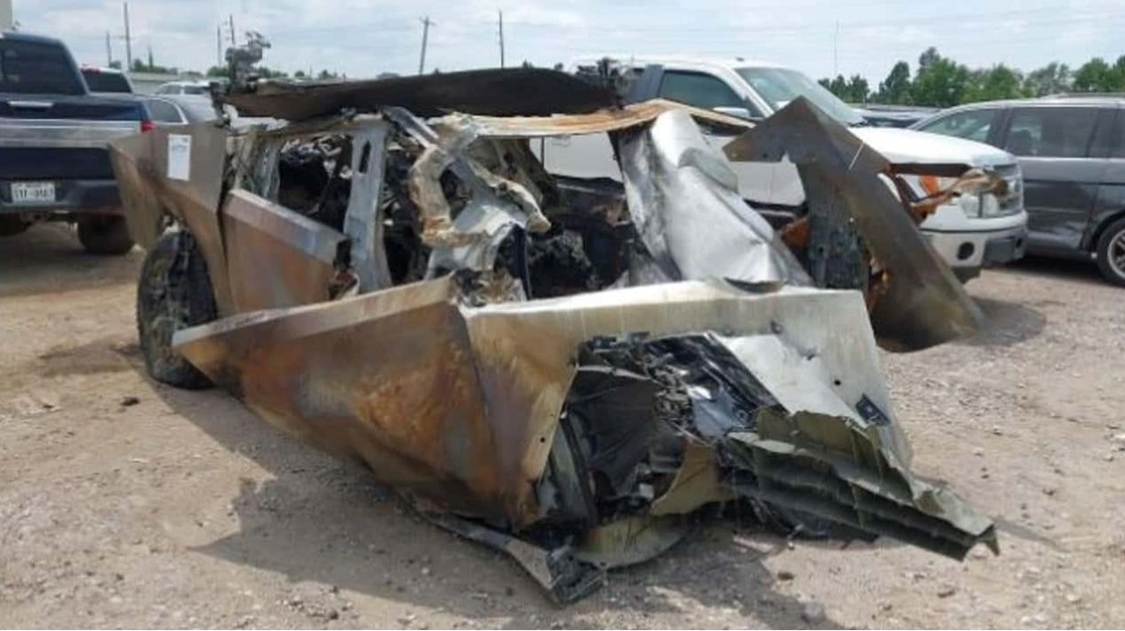 Mangled Cybertruck Up for Auction: A Glimpse into a Post-Accident Wreck