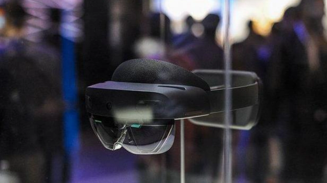 Microsoft прекращает производство HoloLens 2