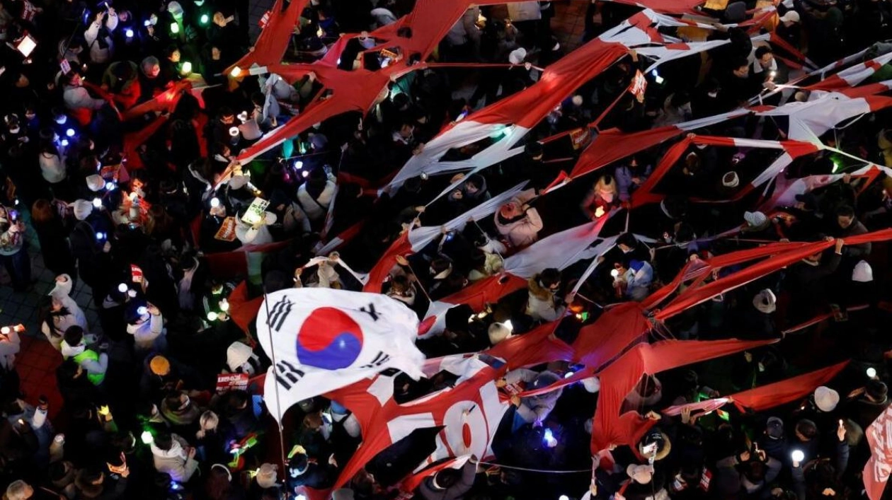 K-pop Fans Join Protests Against South Korean President