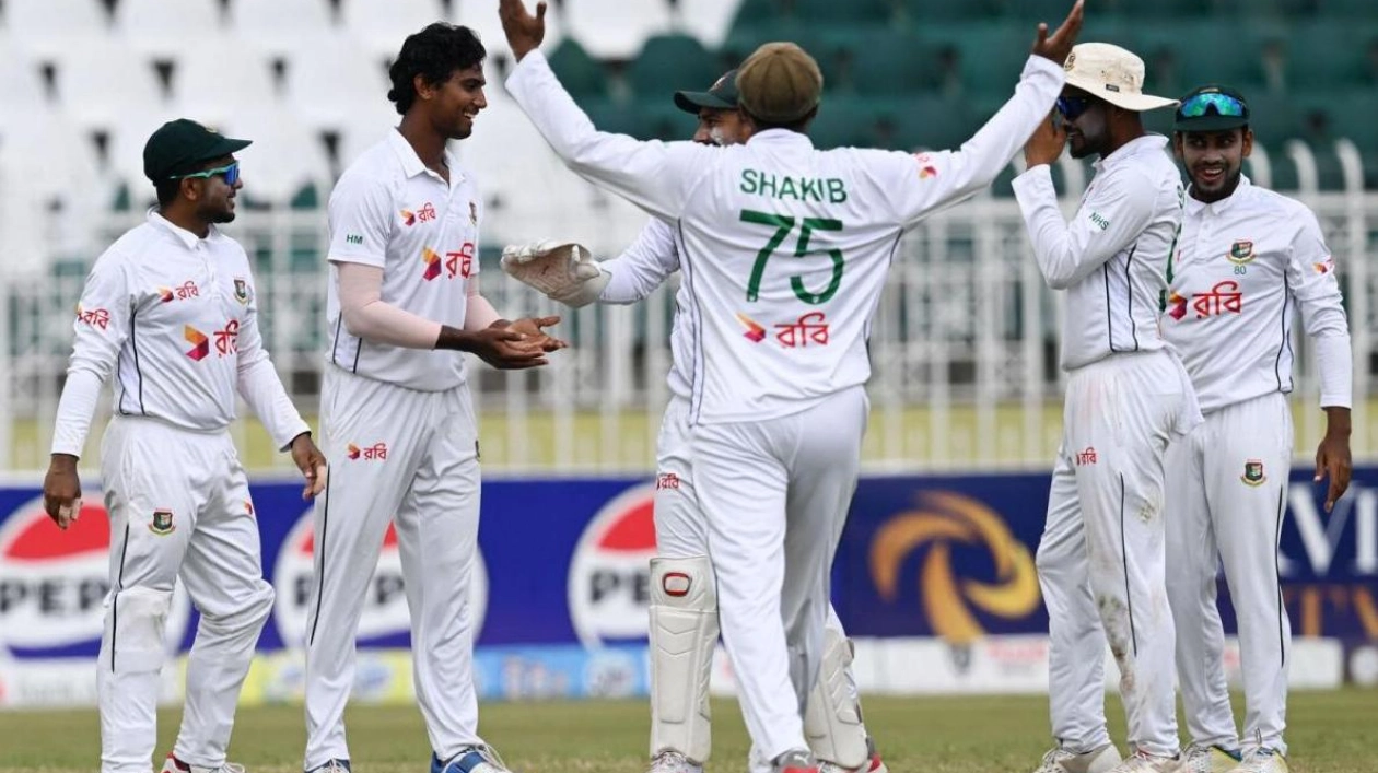 Bangladesh Nears 2-0 Series Sweep Over Pakistan in Test Cricket