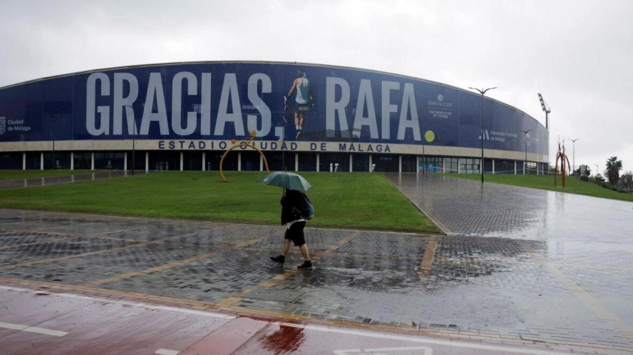 Weather Alert Postpones Tennis Match in Malaga