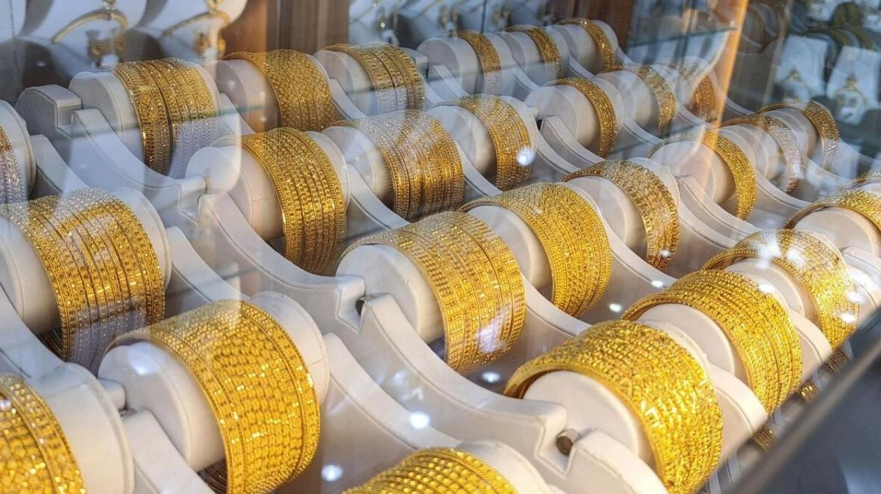 Gold Prices Drop in Dubai Amid Global Economic Indicators