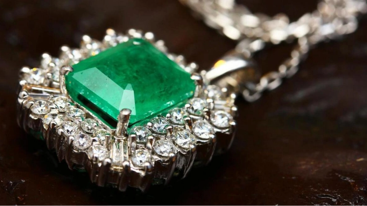 Misplaced Valuables: A Tale of Lost and Found Diamonds