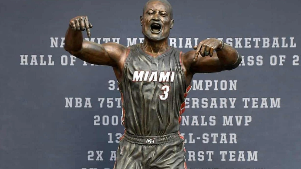 Dwyane Wade Gets Statue at Miami Heat Arena