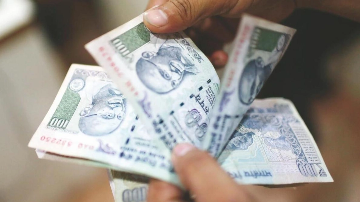 Indian Rupee Steady Amid RBI Interventions