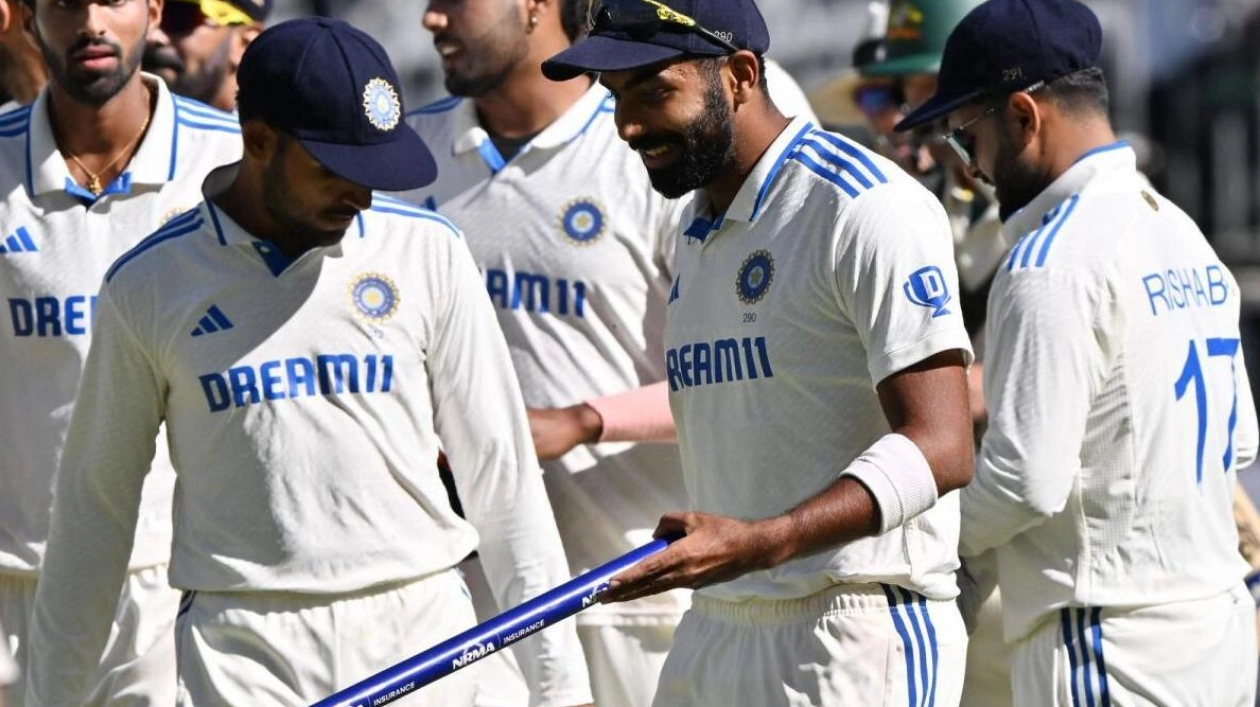 India Thrash Australia by 295 Runs in First Test