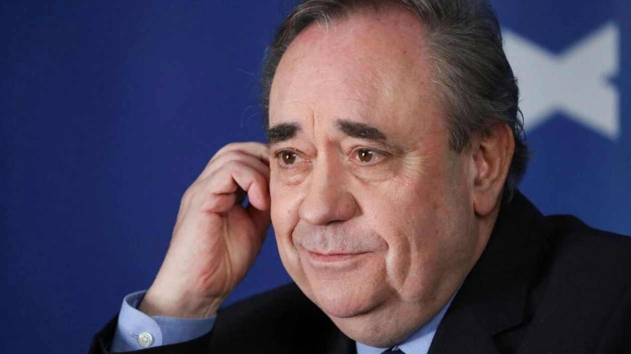 Tributes Pour In for Former Scottish Leader Alex Salmond