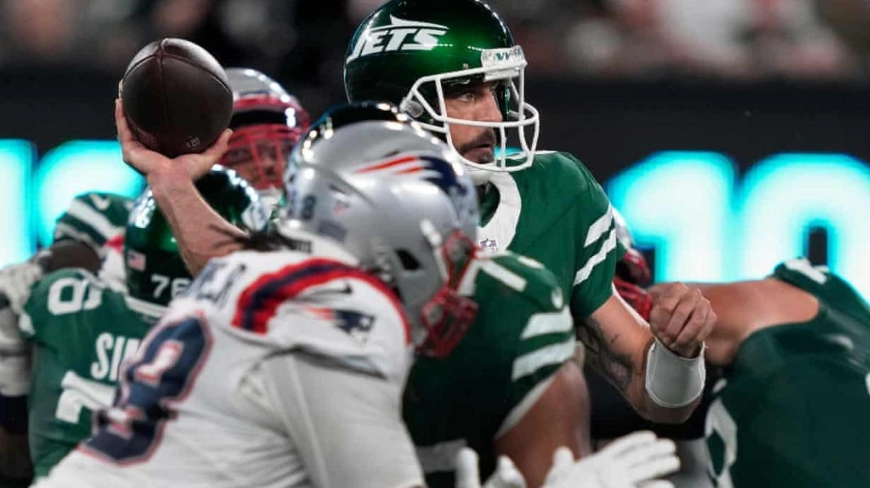 Rodgers' Homecoming: Jets Dominate Patriots 24-3