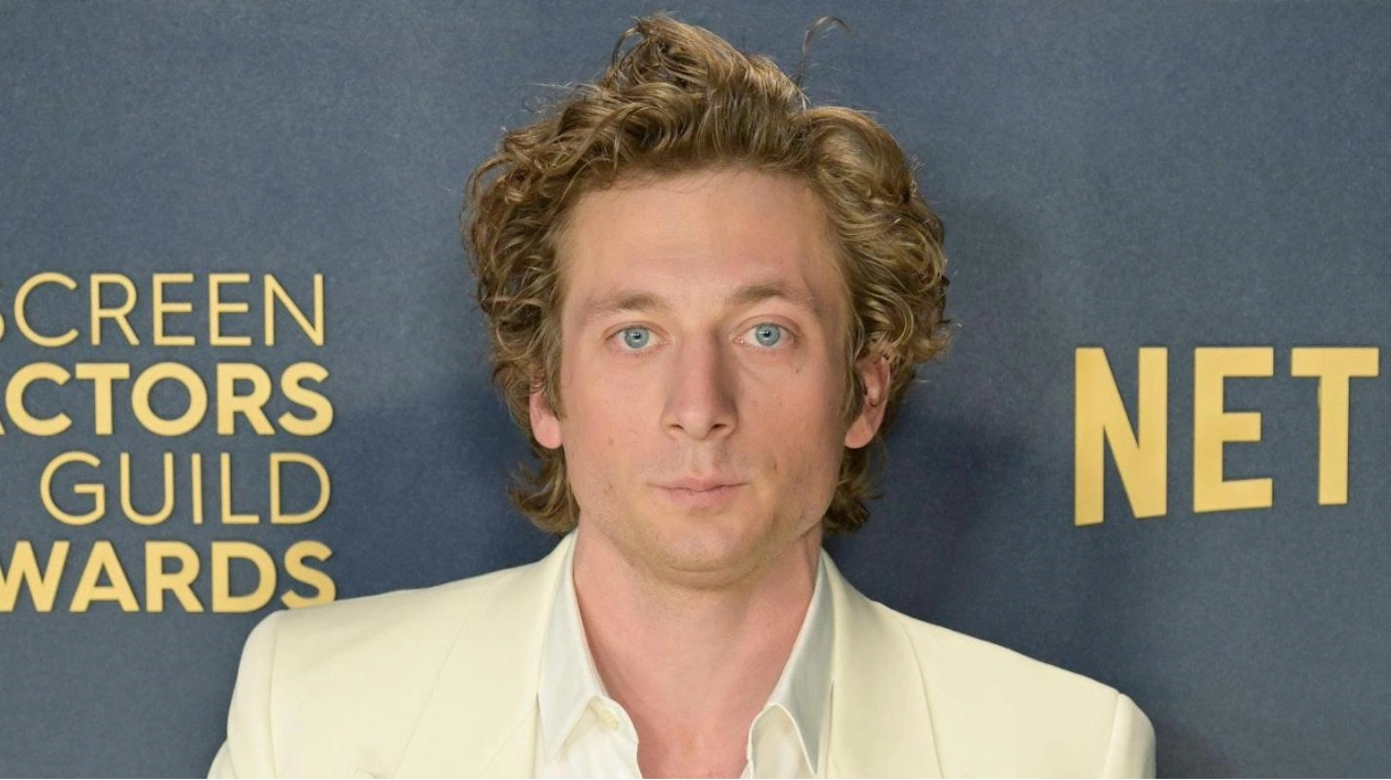 Jeremy Allen White Joins Star Wars Universe