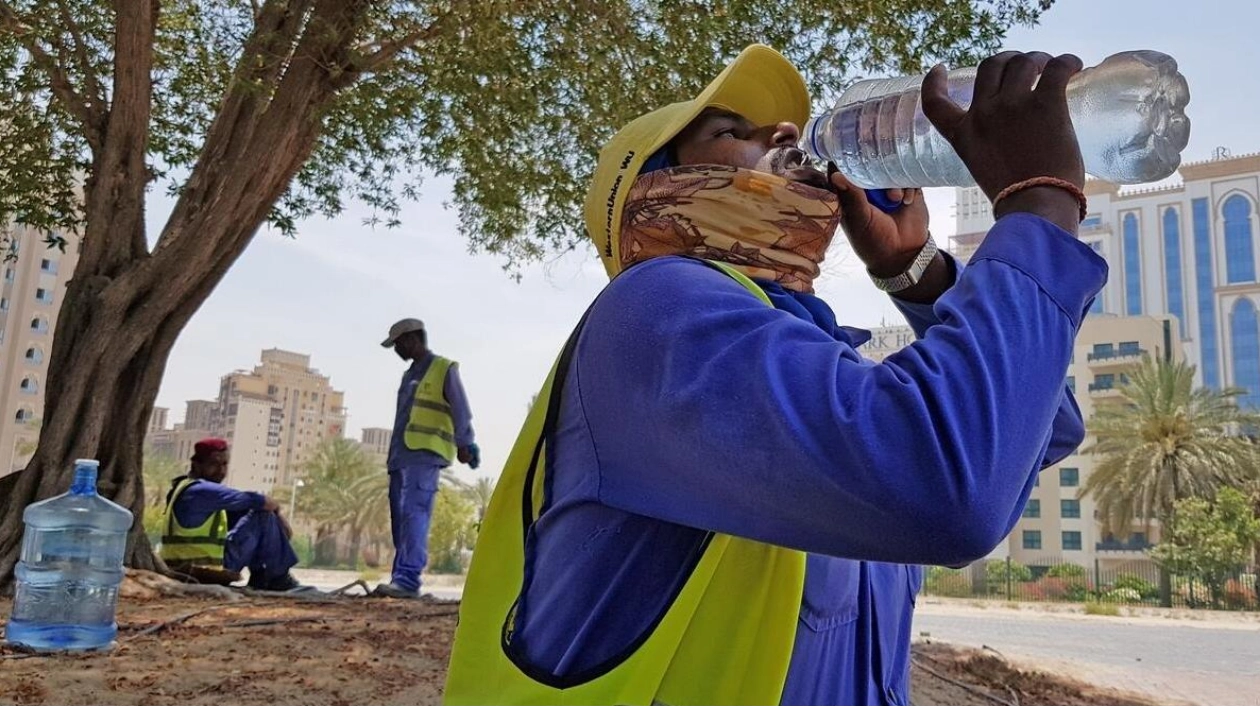 UAE Launches Campaign to Train Workers in Heat Stroke Response