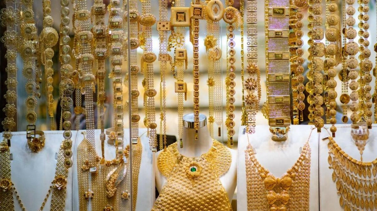 Gold Prices Drop in Dubai: 22K Falls Below Dh300