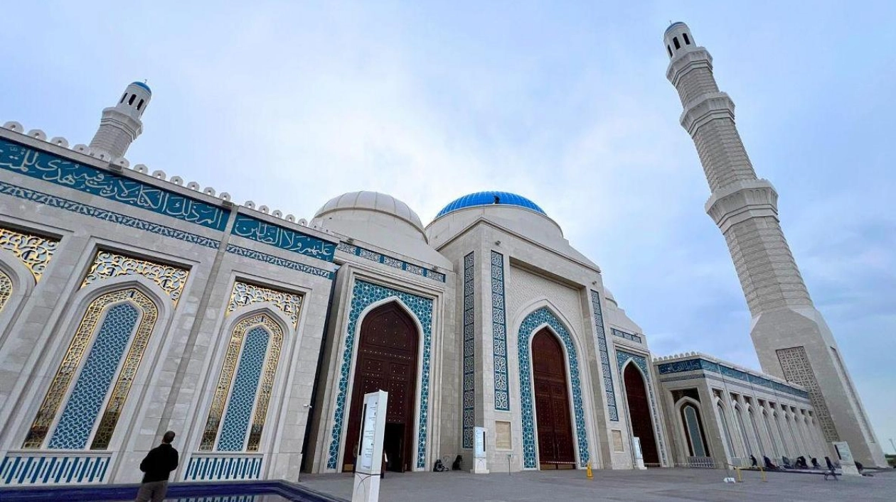 Astana's Grand Mosque: A Central Asian Architectural Marvel