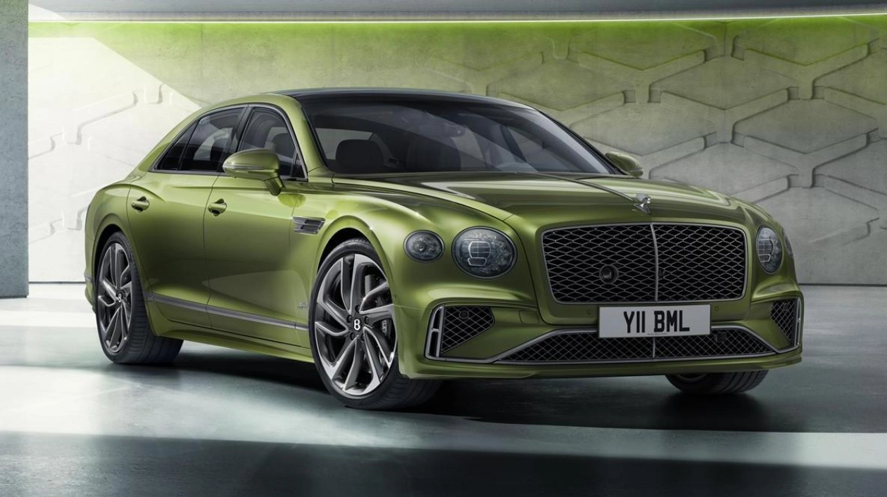 Bentley Flying Spur: Обновленный седан с гибридной силовой установкой