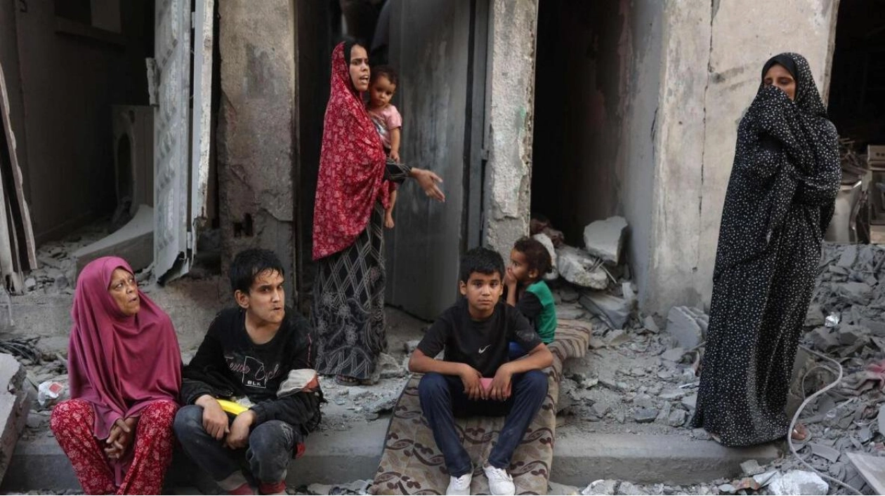 Gaza's Displaced Palestinians Seek Refuge Amid Ongoing Conflict