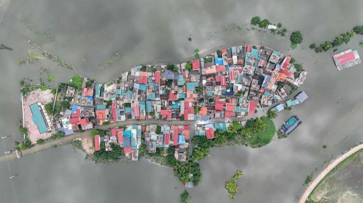 Flash Floods and Landslides Disrupt Education in Northern Vietnam