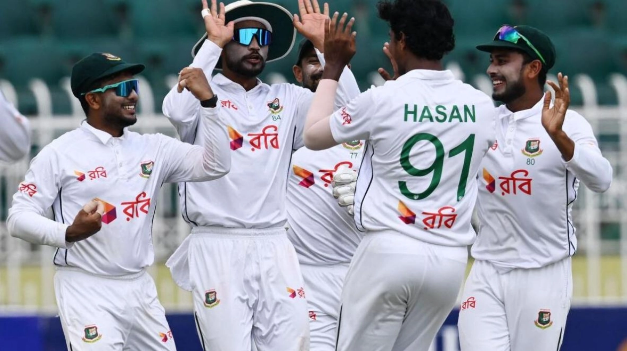 Pakistan Vows to Fight to the End in Second Test Against Bangladesh