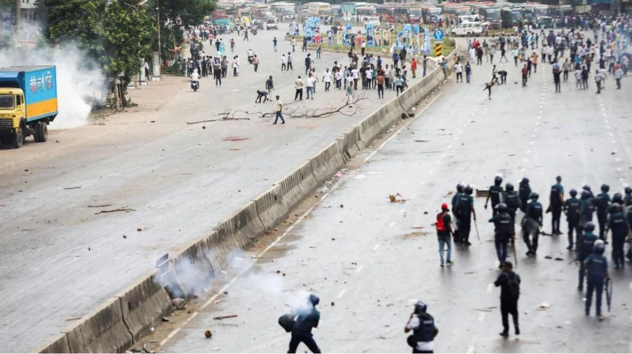 Bangladesh Police Use Force Against Protesters Amid Nationwide Unrest