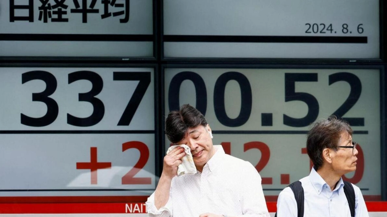 Tokyo's Nikkei Index Rebounds Sharply After Historic Selloff