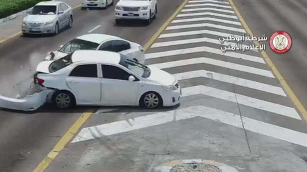 Abu Dhabi Police Warn Against Reckless Overtaking