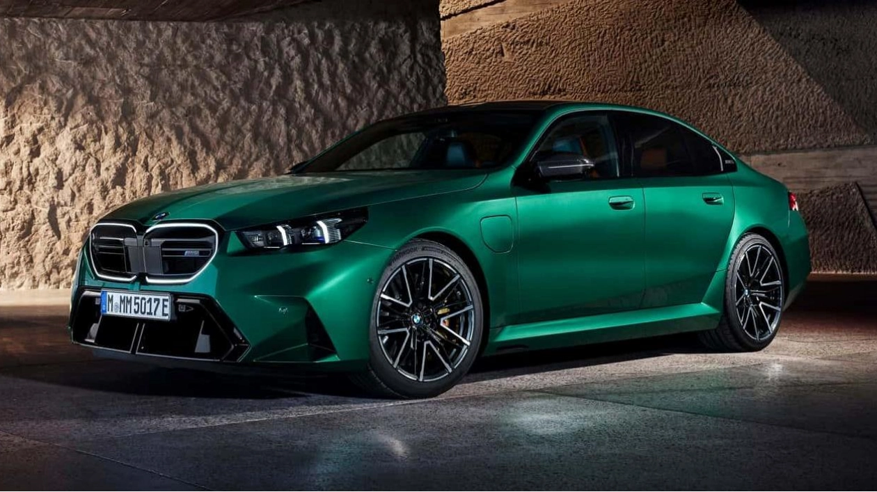 New M5: Heavy but Designed to Disguise It