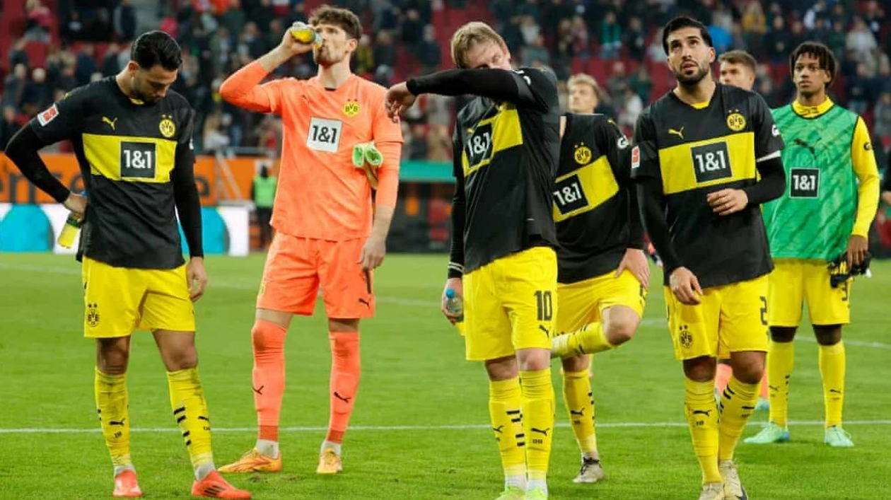 Borussia Dortmund Slump to Defeat at Augsburg