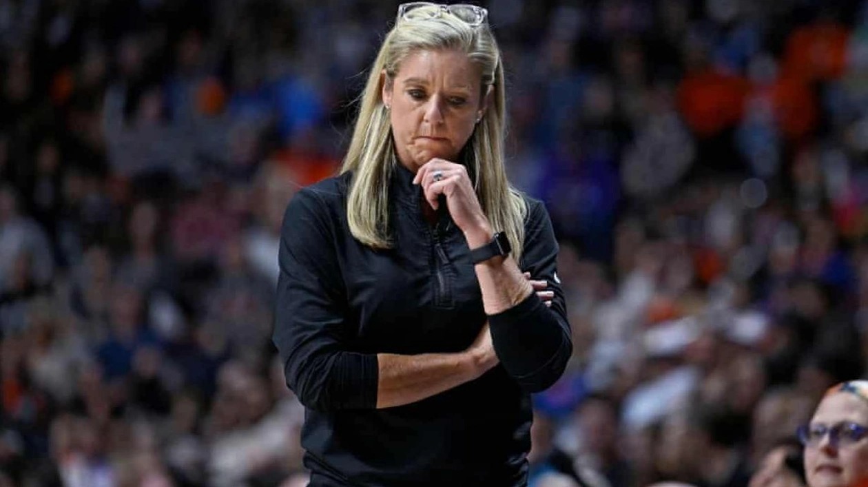 Indiana Fever Dismiss Coach Christie Sides