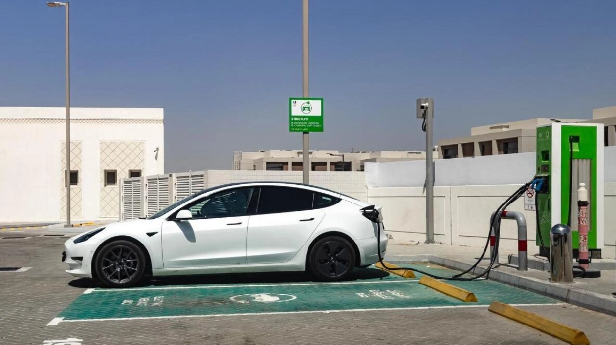 Switch to Electric Vehicles in Dubai: A Guide