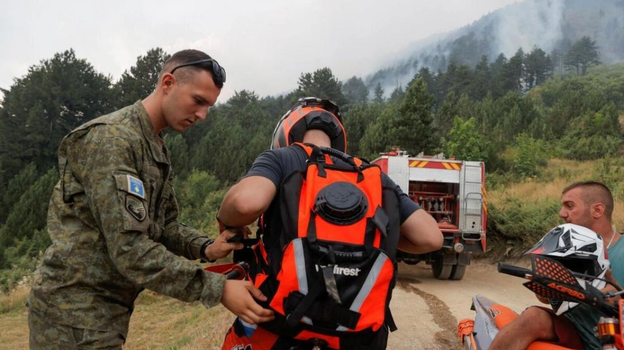 Young Dentist Joins Firefighters in Battle Against Wildfires