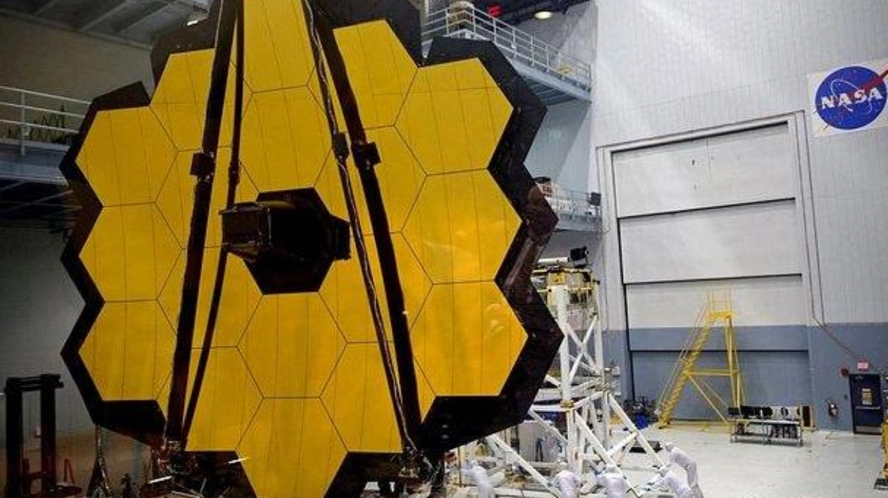 Новые данные JWST подтверждают альтернативную модель Вселенной