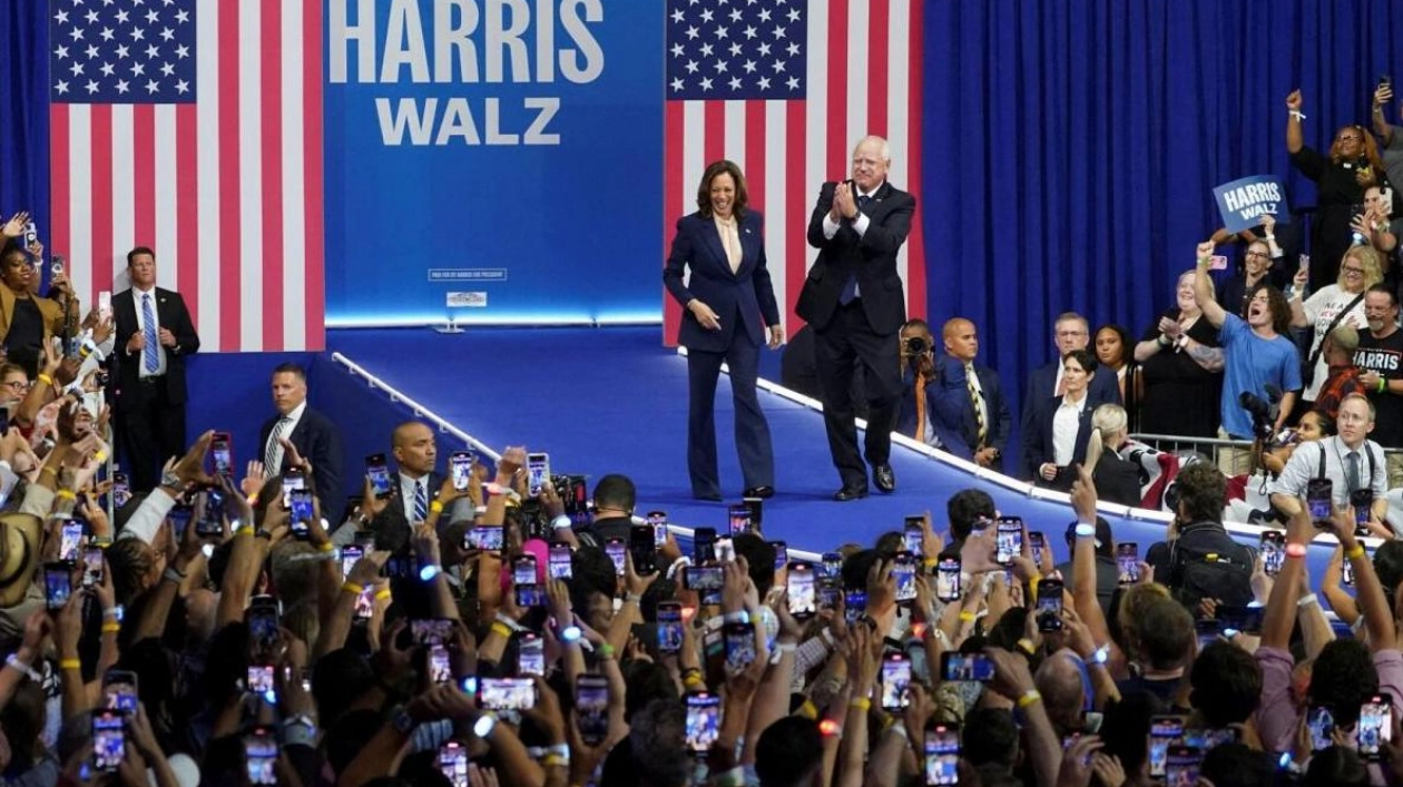 Harris and Walz Kick Off Joint Campaign in Philadelphia