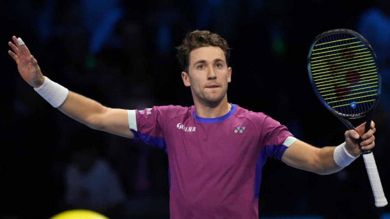 Alcaraz Suffers Shock Defeat to Ruud at ATP Finals