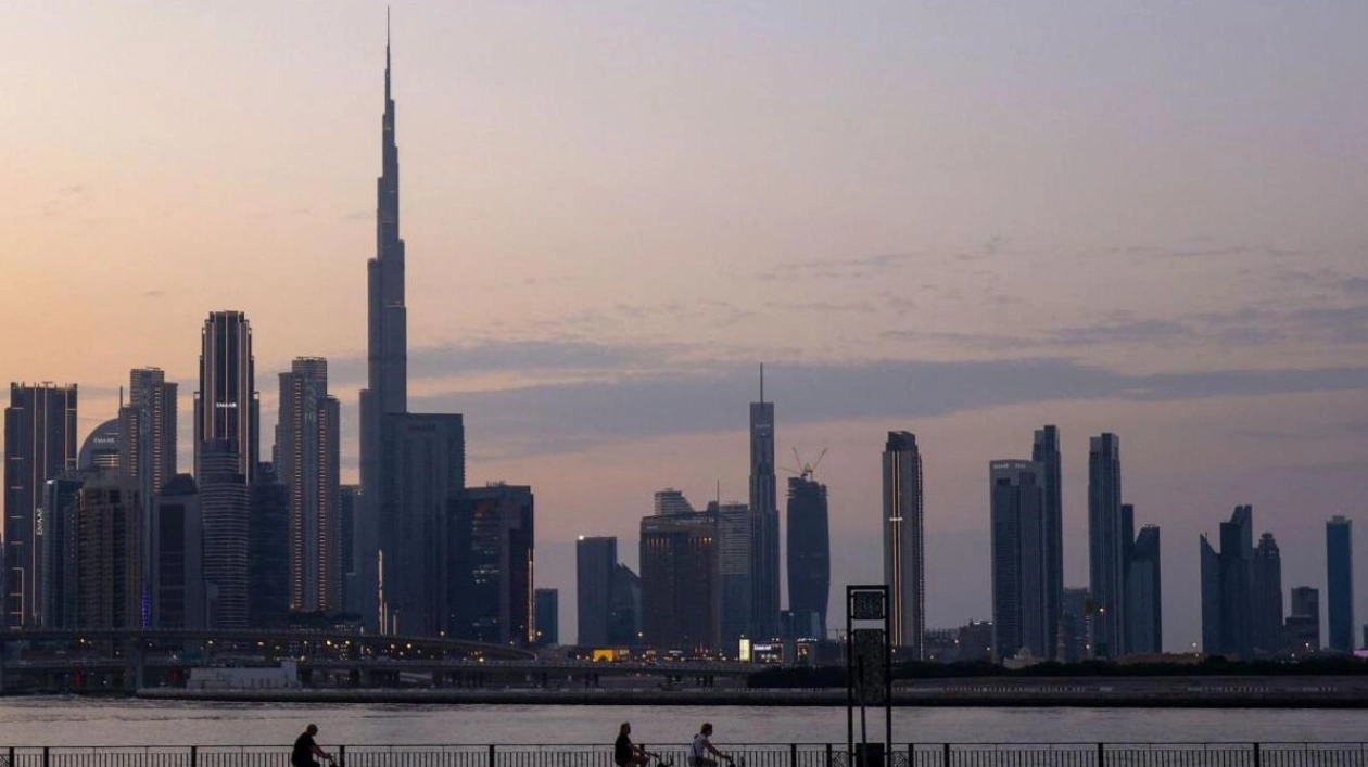 Dubai's Skyline and UAE's Thriving Business Environment