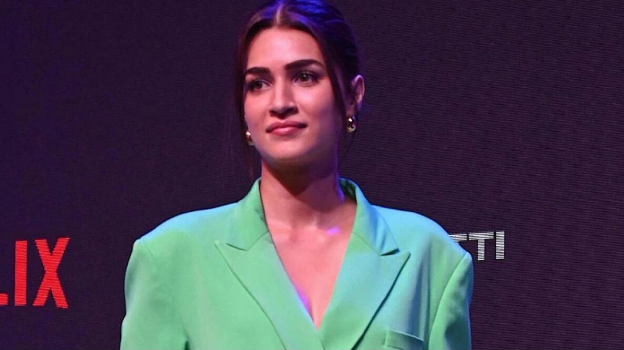 Kriti Sanon to Attend IIFA Awards in UAE: A Star-Studded Affair