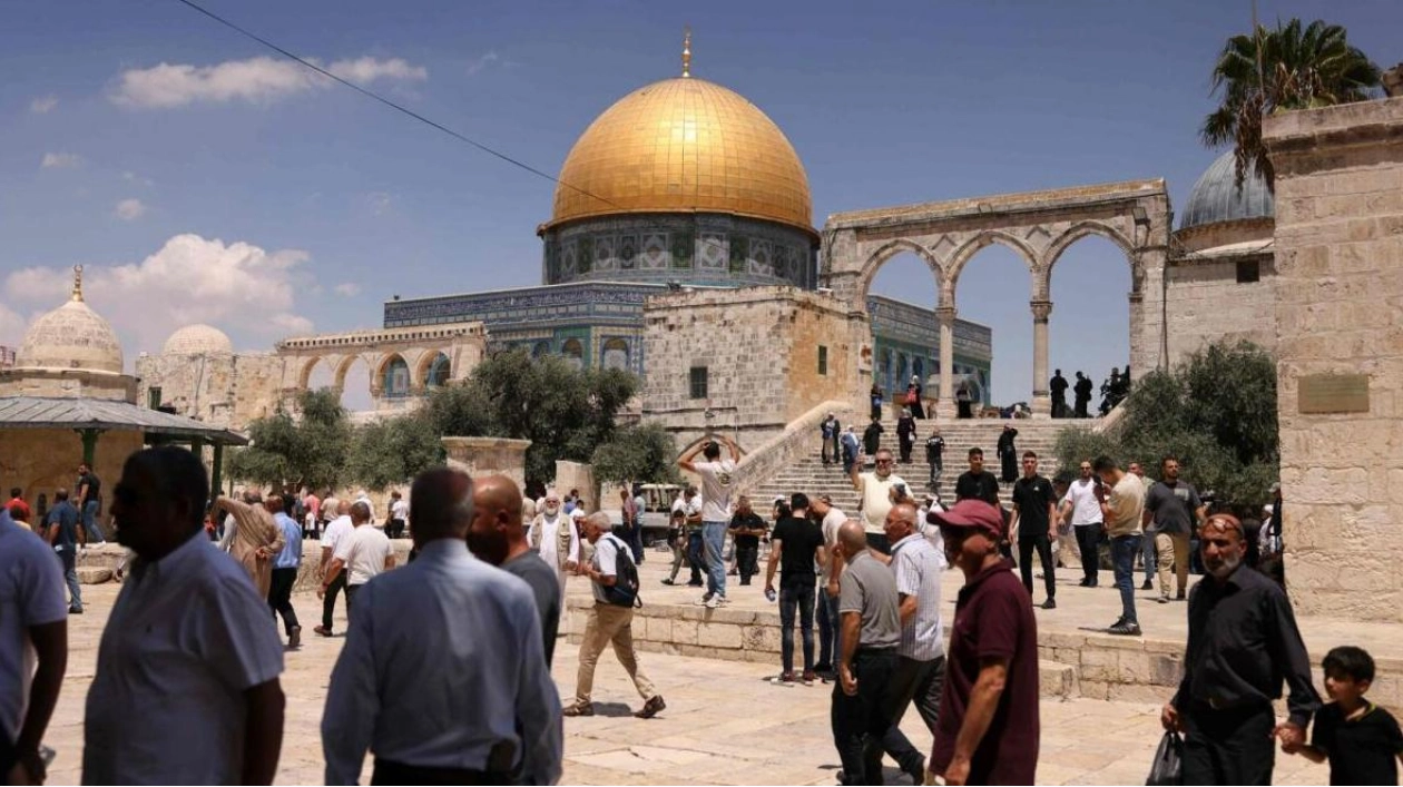 Far-Right Israeli Minister Defies Ban at Al-Aqsa Mosque