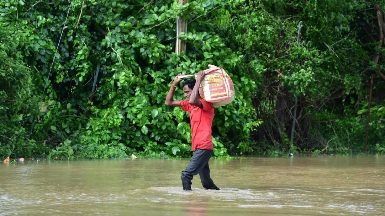 Heavy Rains in Gujarat Cause Flooding and Disruptions